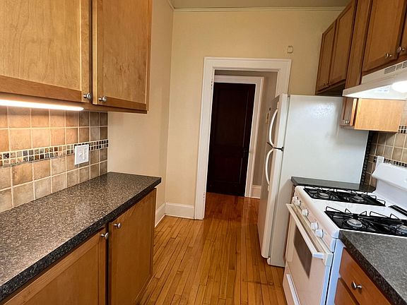 4th image of 3735 Harriet Ave #2