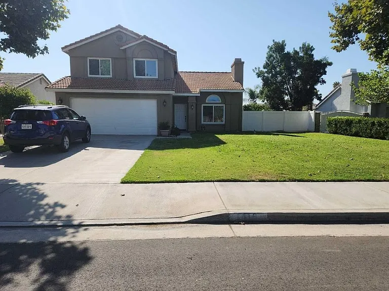 1416 Greenwich Dr — Photo 1