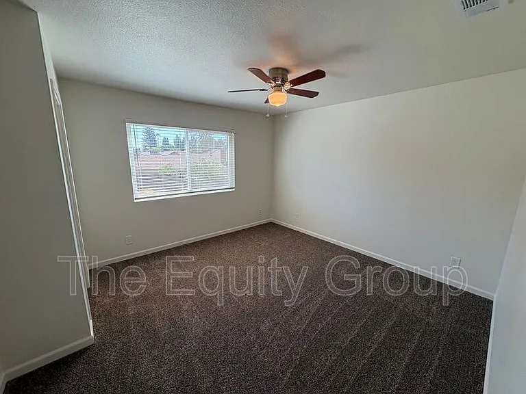 1469 Ben Franklin Ave — Photo 18