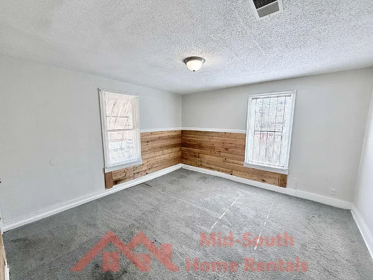1417 Rayner St — Photo 8