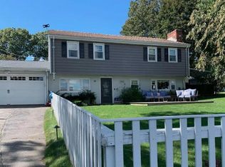 65 King Philip Ave, Bristol, RI 02809