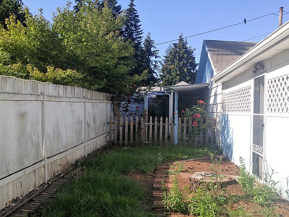 Private secluded yard