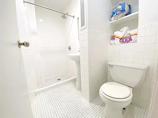 Rented by Manhattan Spaces | media 16