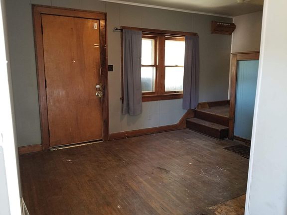 2nd image of 250 Wrexham Ave