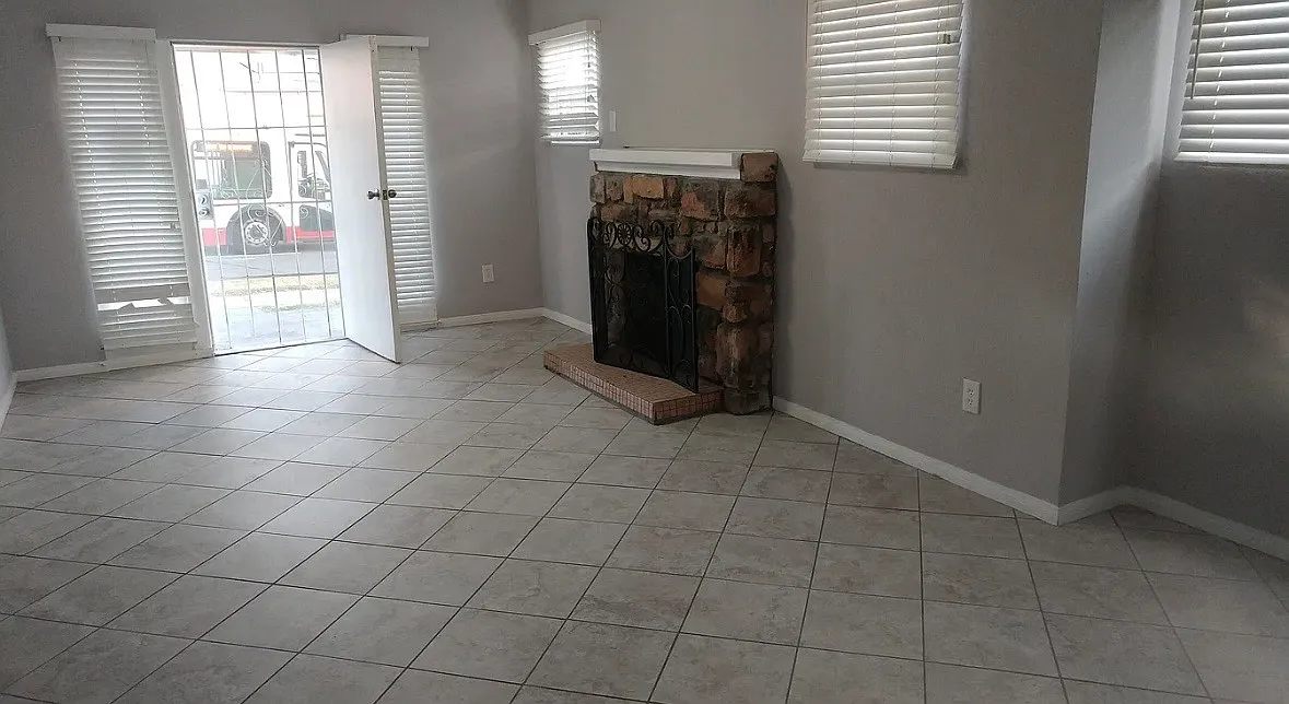 2 bed, 798 sqft, $3,325 — Photo 4