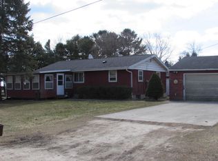 1115 Lake Ln, Manitowoc, WI 54220