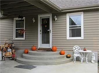 5th image of 7964 Metropolitan Ave