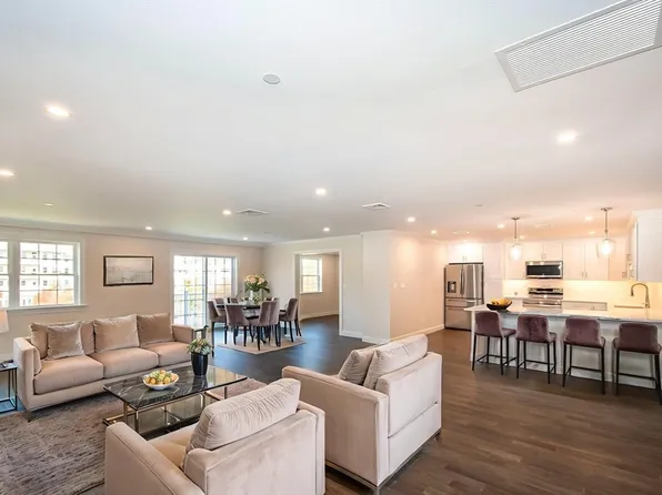2 Proprietors Dr #27, Marshfield, MA 02050