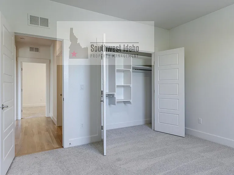 476 W Buroak Dr — Photo 41