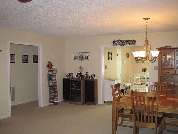 5th image of 24 Moss Ct