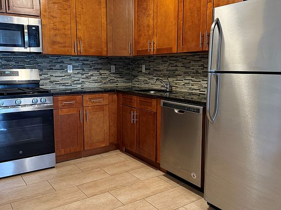 4th image of 20-12 31st St #1H