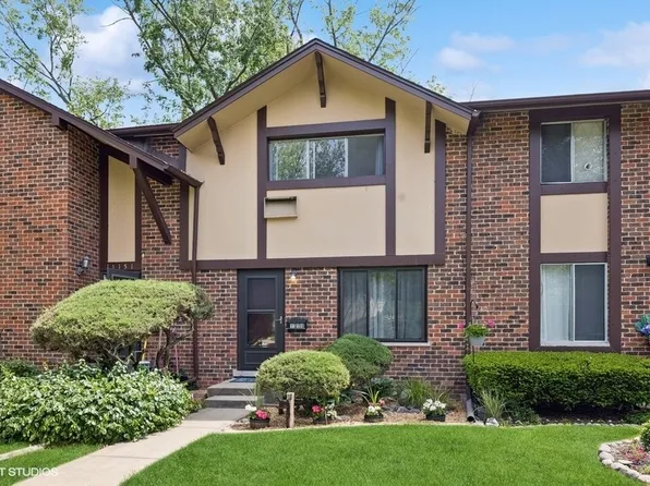 1S155 Danby St, Villa Park, IL 60181