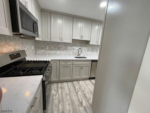 4th image of 39 Woodland Dr