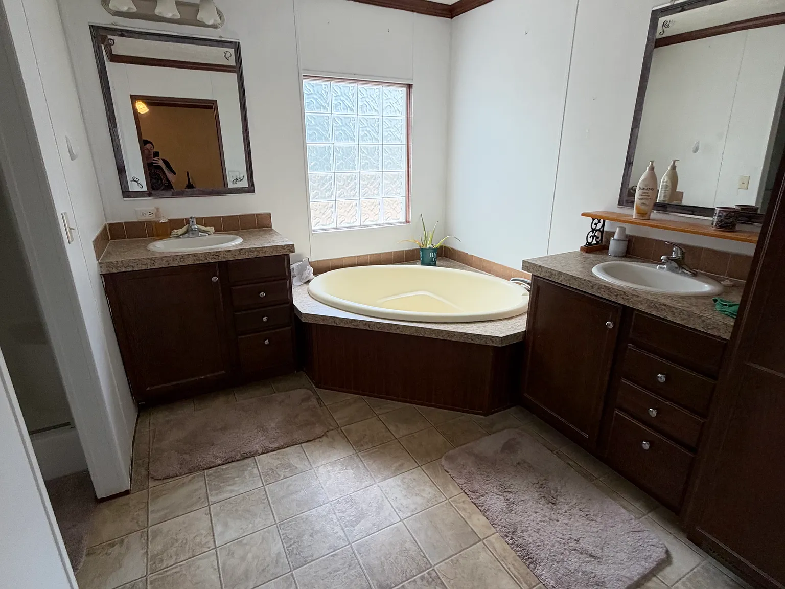 5 bed, 2040 sqft, $1,800 — Photo 3