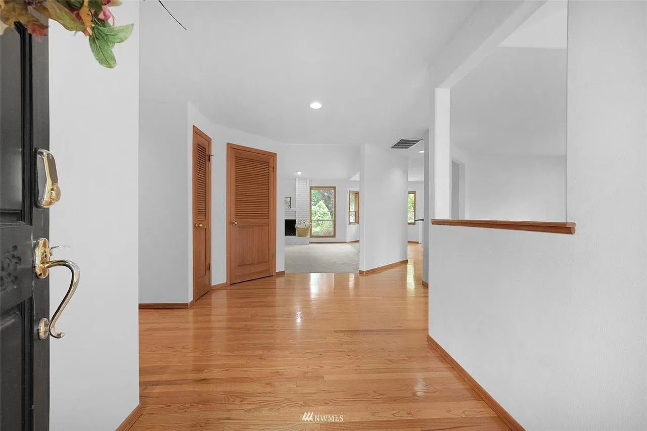 18203 Bellflower Rd — Photo 4