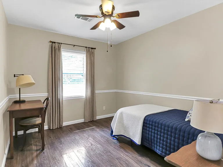 805 Bluebonnet Ln — Photo 45