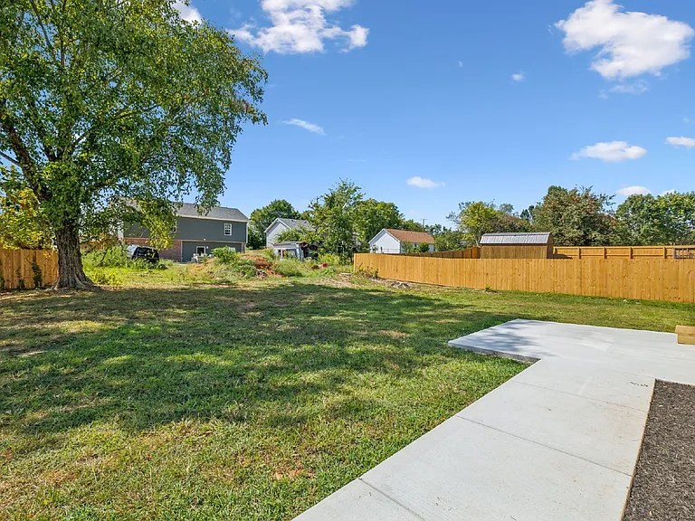 1824 Cottingham Ct — Photo 35