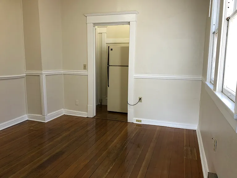 5208 Brooklyn Ave NE #2 — Photo 8