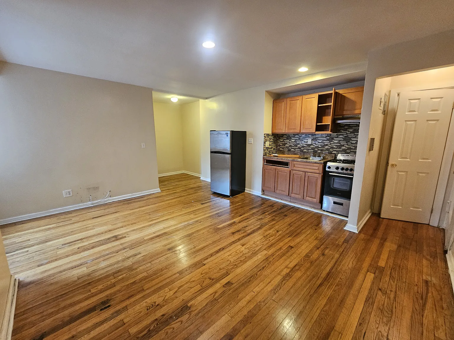 195th Pl, Hollis — Photo 3