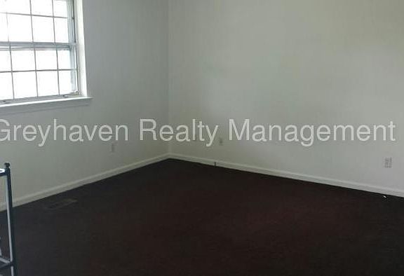 4th image of 4733 Tessie Ln