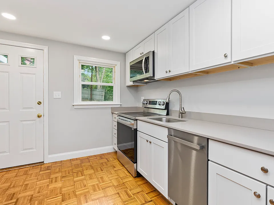 507 Talbot Ave #2