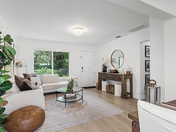 5th image of 434 Loretto Ave