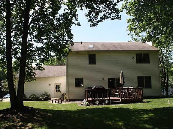2nd image of 104 Hickory Dr
