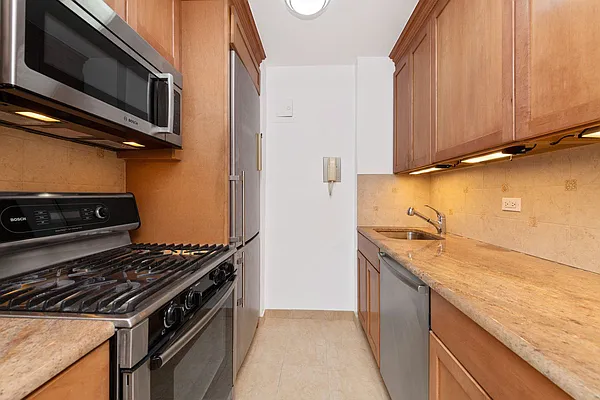 Sold by Keller Williams NYC | media 14
