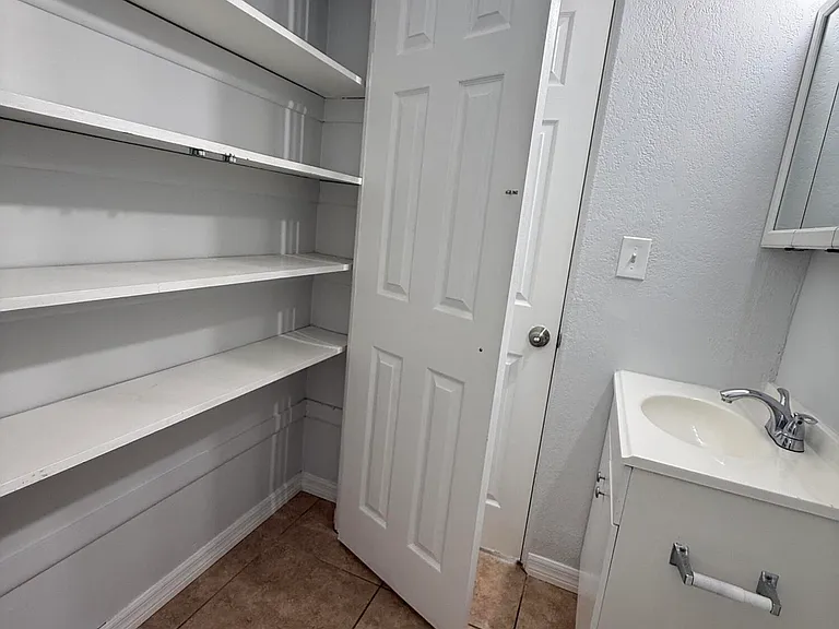 420 N Fiske Blvd — Photo 21