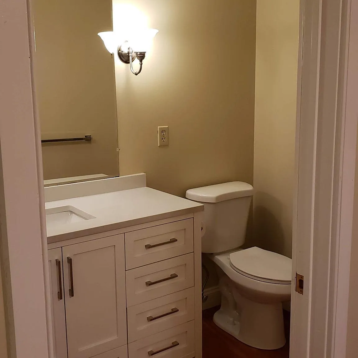 2 bed, 1000 sqft, $1,350 — Photo 3