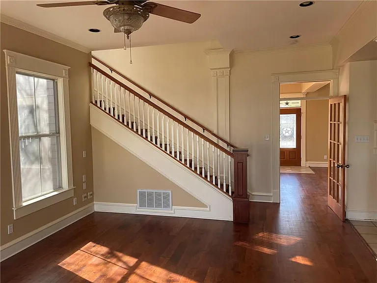 1153 San Bernard St — Photo 34