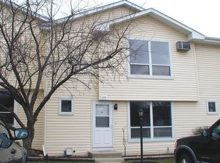 203 Raintree Ct, Aurora, IL 60504