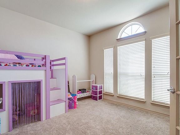 4th image of 2949 Saddle Creek Dr