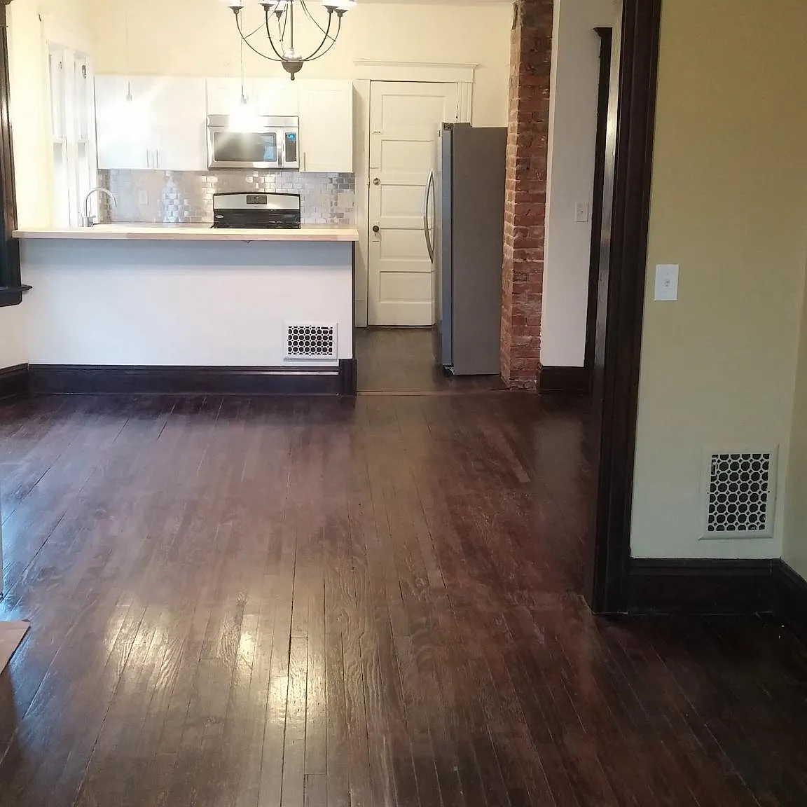 802 Ashland Ave — Photo 2