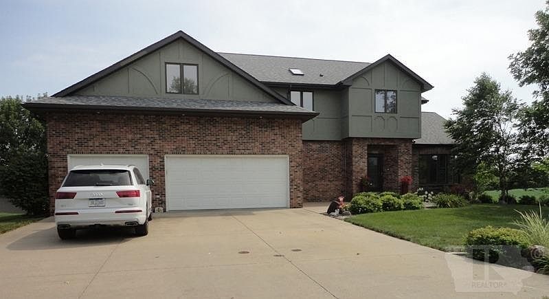 1st image of 2423 McMullin Dr