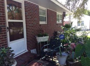 5804 Chaucer Dr, Hanahan, SC 29410
