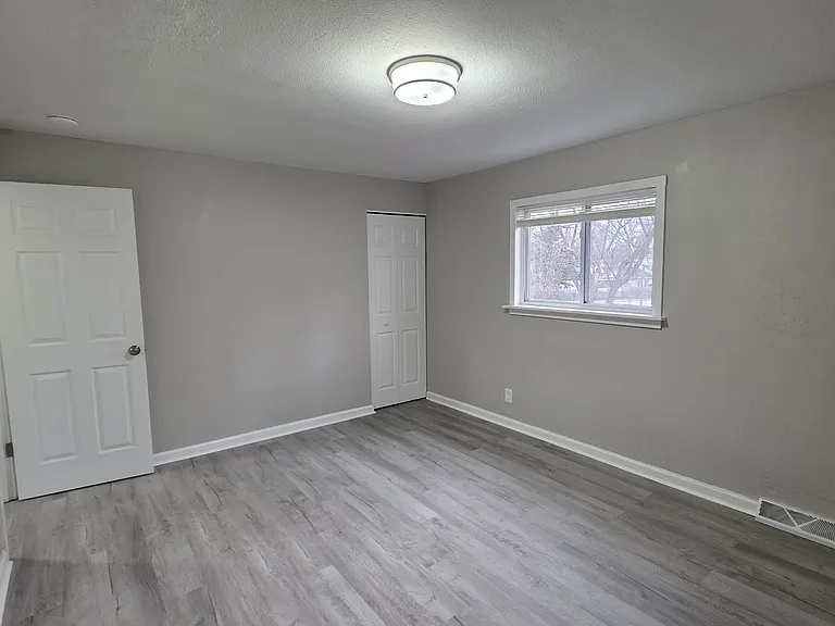 33507 Berville Ct — Photo 23