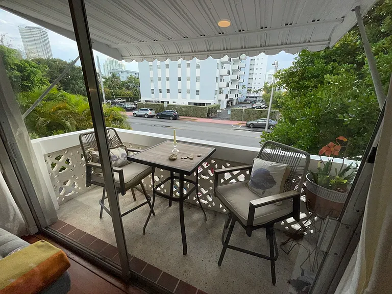 1021 Michigan Ave #7 — Photo 32