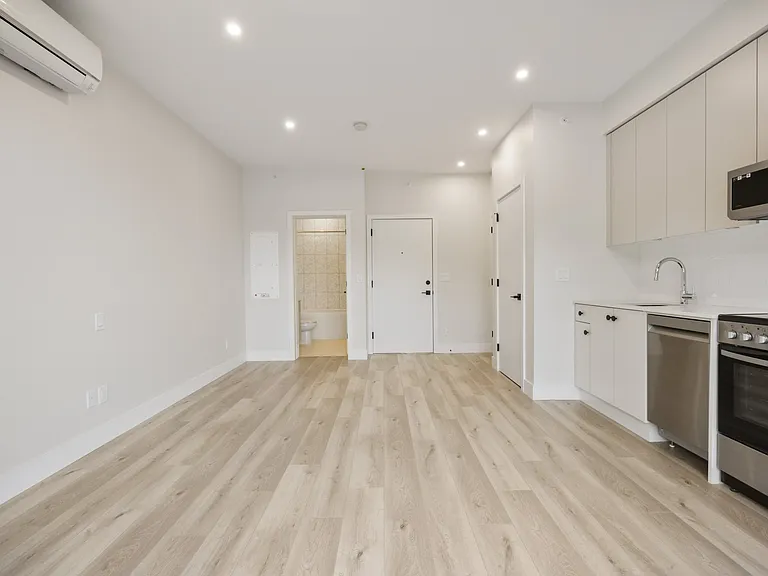 45511 Campus Dr — Photo 39