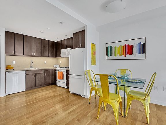 5th image of 152 E 118th St APT 5G