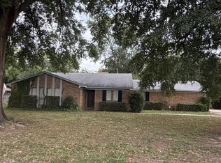 1260 Devonshire Pl, Greenville, MS 38701