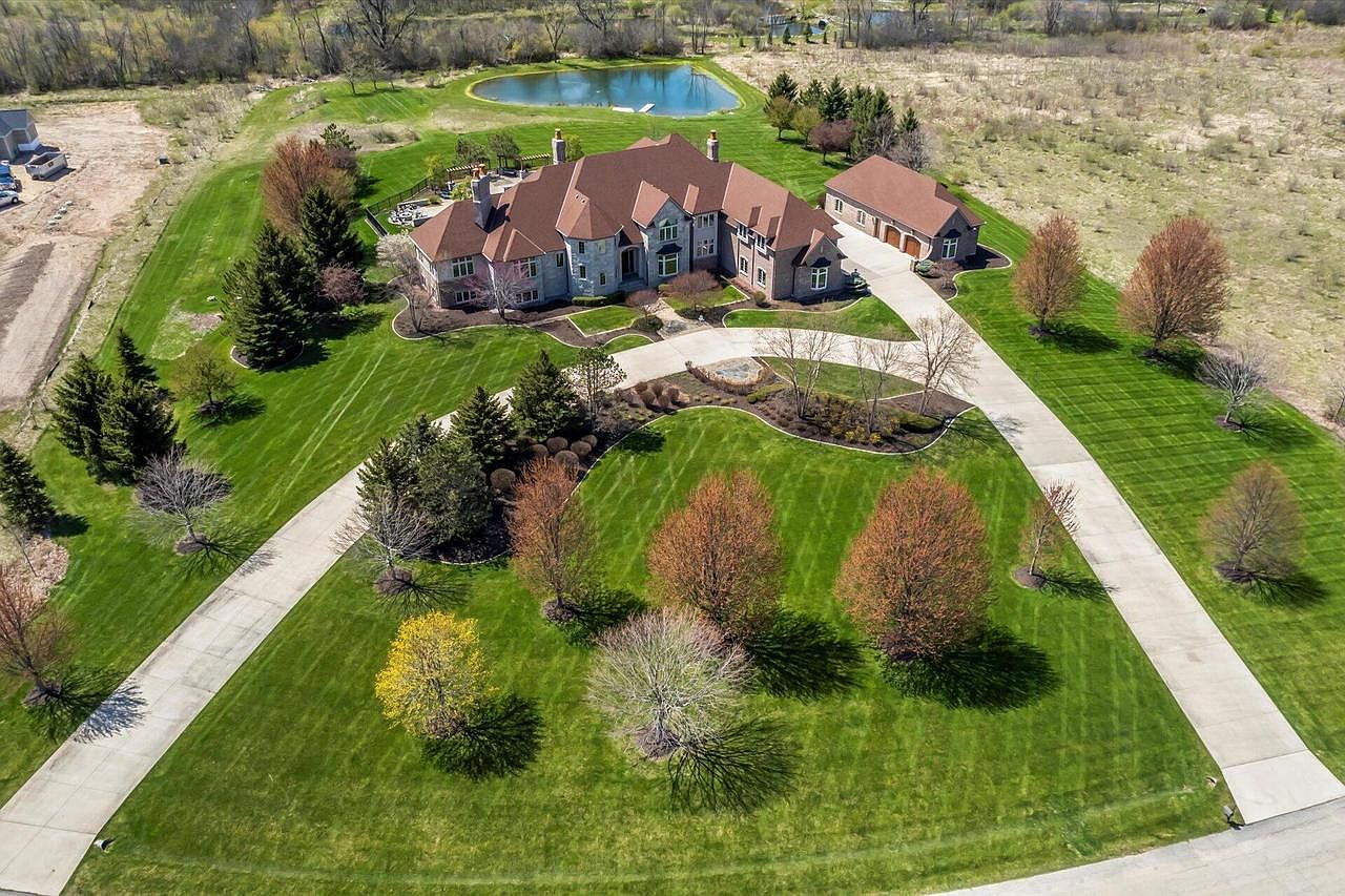 12907 North Highgate COURT, Mequon, WI 53097 Zillow