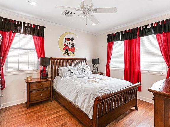 5th image of 861 Hidalgo St