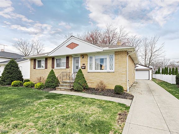 2nd image of 1272 Bonnie Ln