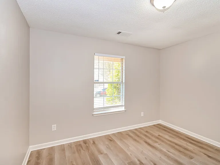 190 Pine Ridge Ln — Photo 14