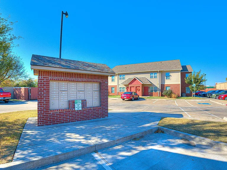 Classen Crossing - Norman-22