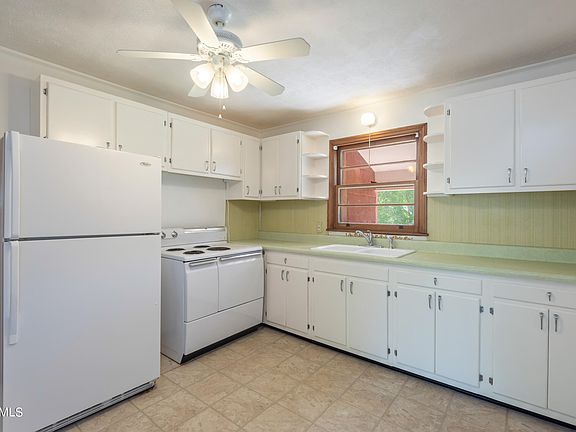 4th image of 4812 Green Meadow Ln