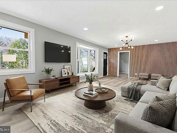 5th image of 15924 Dusty Ln