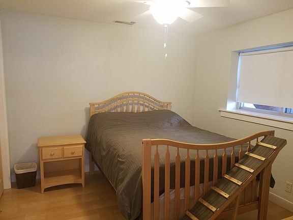 3rd image of 630 Parkview Dr #2