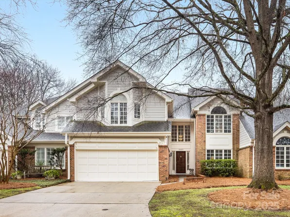 2027 Meadowood Ln, Charlotte, NC 28211